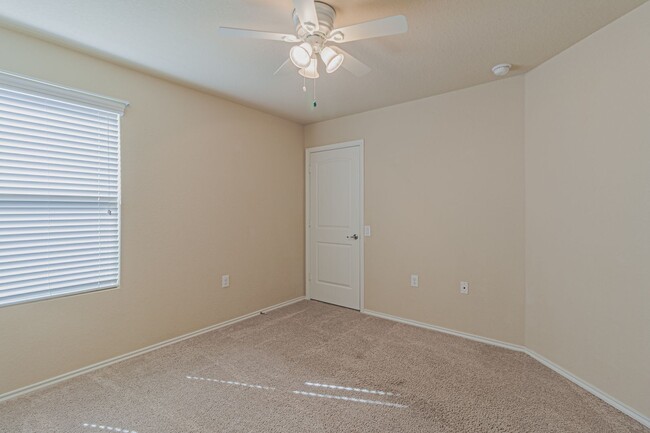 Building Photo - $300 OFF 1ST MONTH RENT IF YOU MOVE IN WIT...