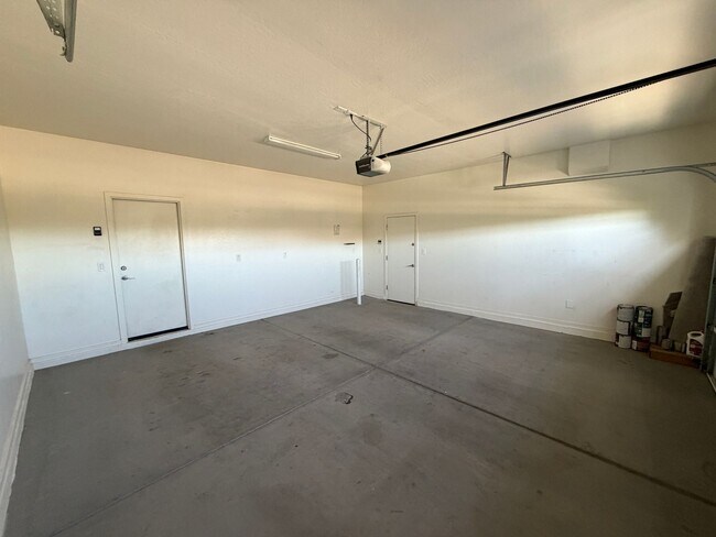 Building Photo - Three Bedroom Two Bath Home with A Den