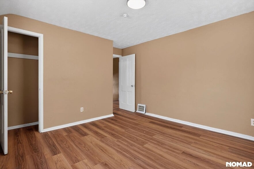 Building Photo - 3894 E 144th St