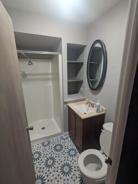 Building Photo - 8049 W Eastwood Ave