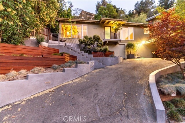 Primary Photo - 2412 Canyon Oak Dr