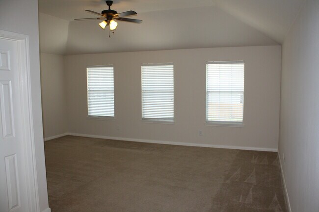 Building Photo - Wonderful New Braunfels Home  in Whispering Valley