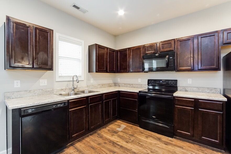 Building Photo - 98 Pumpkin Hill Ridge