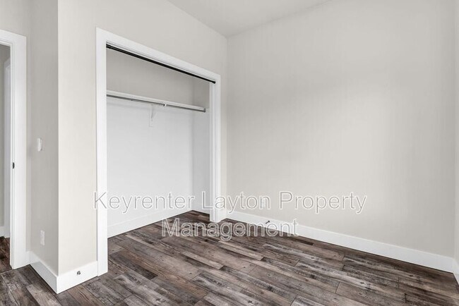 Building Photo - 1432 E Daylily Ct