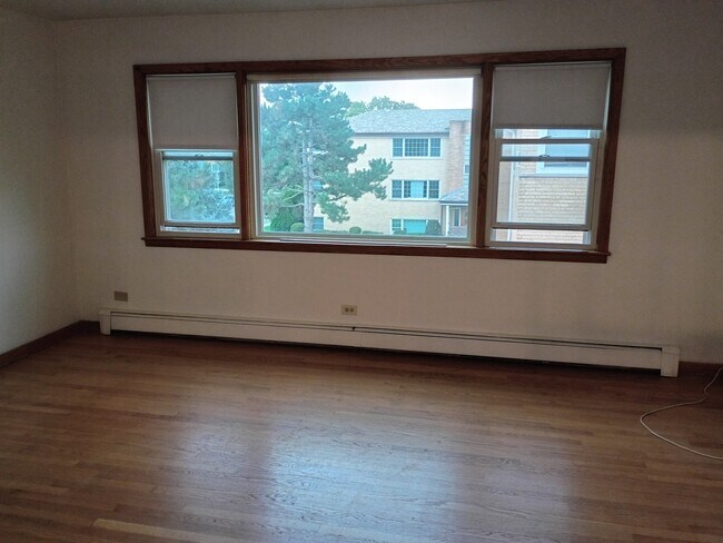 Building Photo - 8902 Wisner St