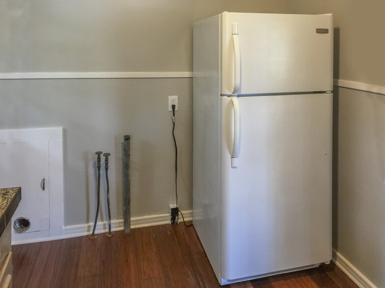 kitchen; washer/dryer hookups - 1205 S Donnybrook Ave