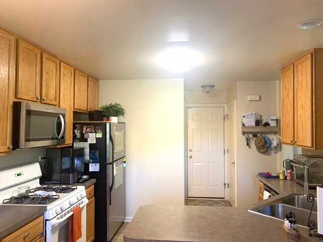 Building Photo - 437 Belvedere Ln