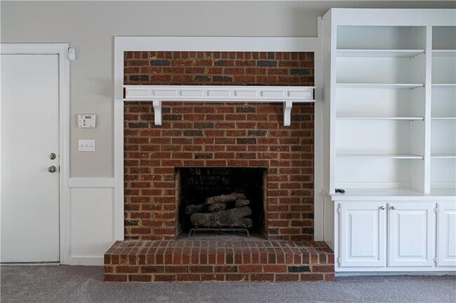 Building Photo - 3165 Henderson Walk