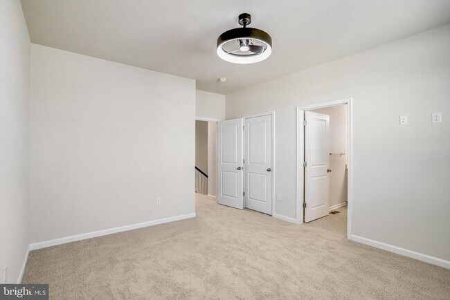 Building Photo - 421 Ensemble Wy