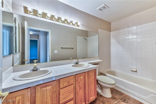 Building Photo - 2075 Jupiter Hills Ln