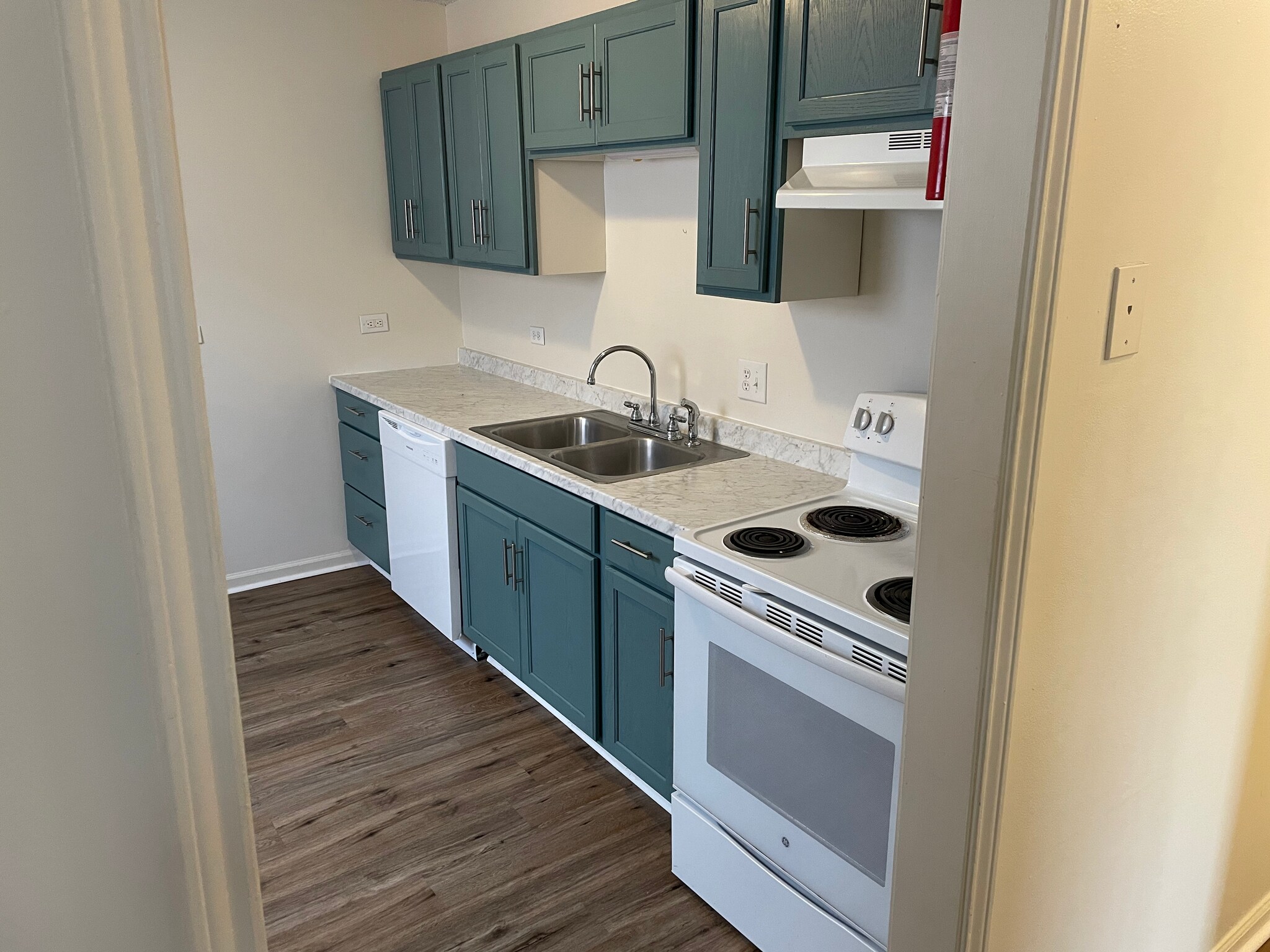 Kitchen - 214C Gloria St