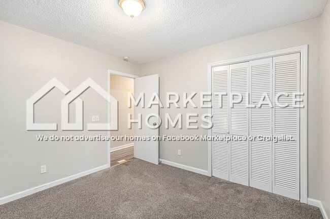 Building Photo - 4901 Mockingbird Ln