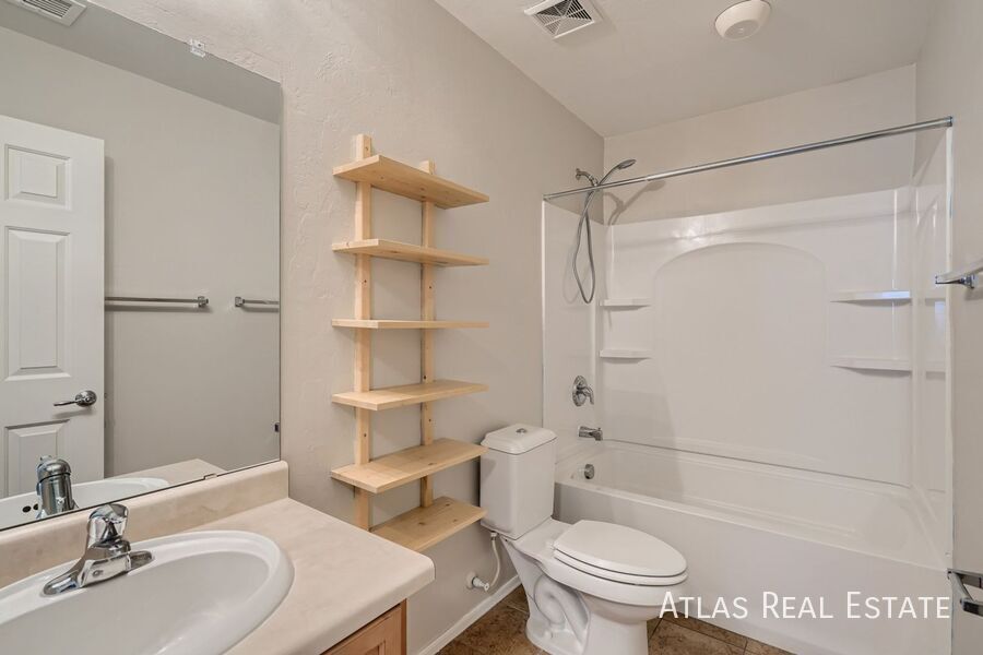 Building Photo - 6006 S Hawks Hollow Ct