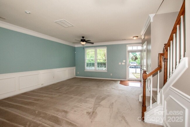 Building Photo - 9366 Greenheather Dr