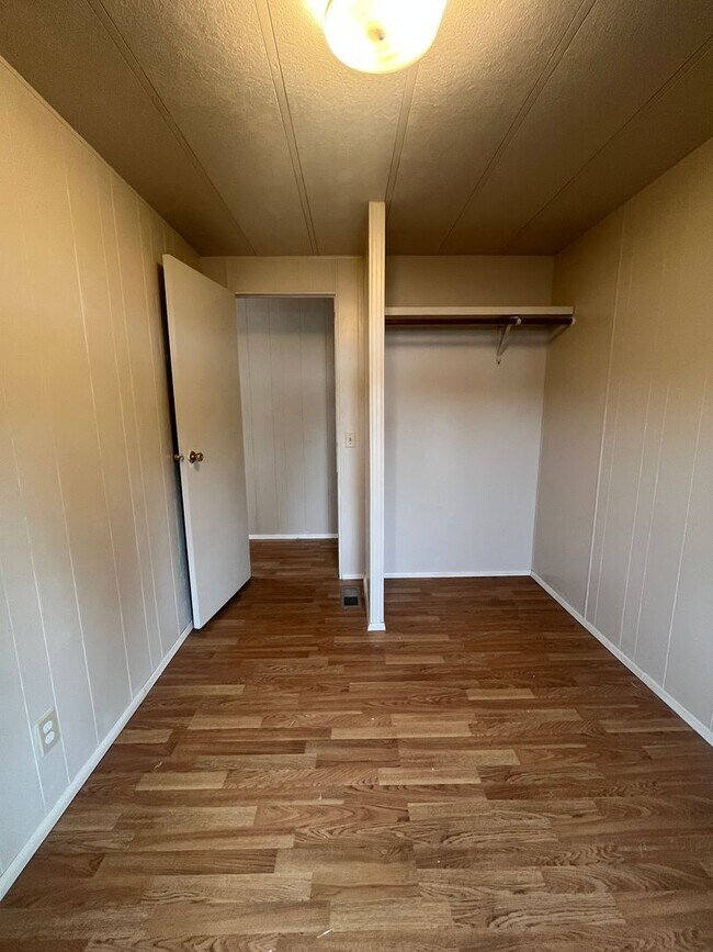 Building Photo - 3-Bedroom 1-Bathrrom home near Dorris Ranch