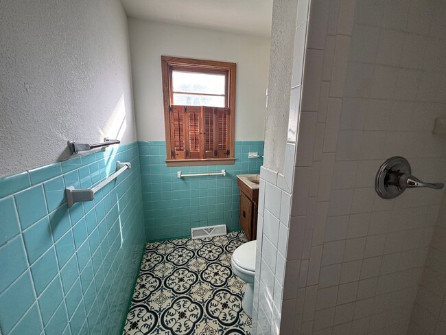 Building Photo - 4408 Vesta Dr