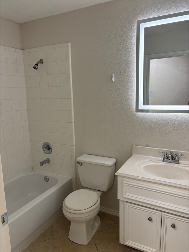 Building Photo - 1417 Paige St