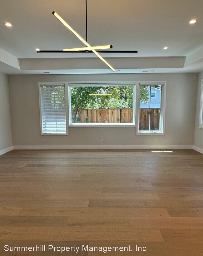 Building Photo - 4 br, 3 bath House - 215 Verano Drive