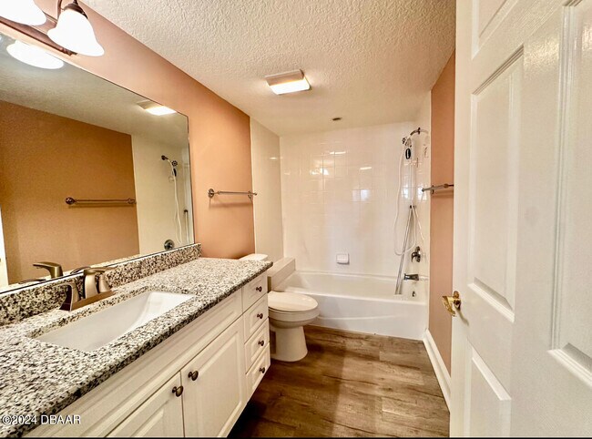 Building Photo - 4670 Links Village Dr