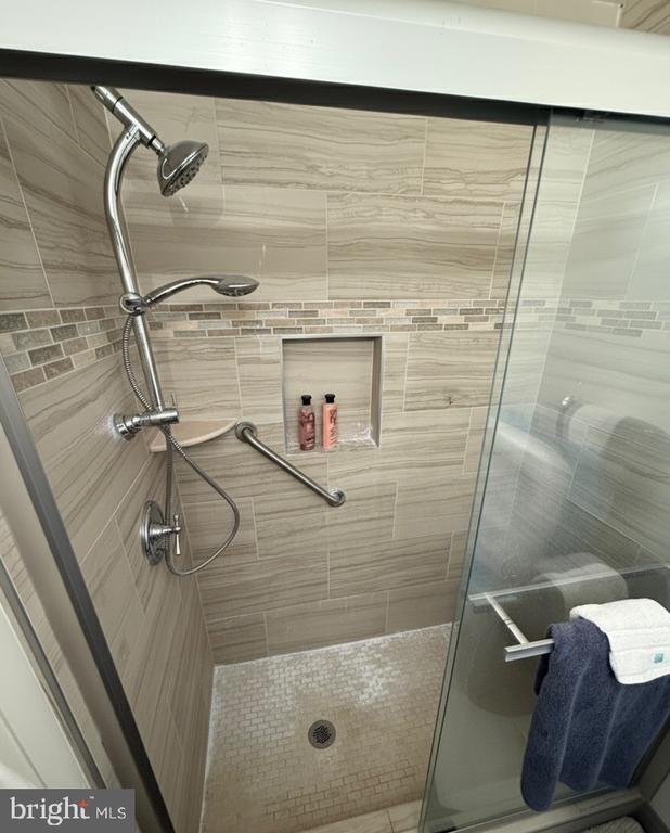 Building Photo - 2537 Oakhampton Pl