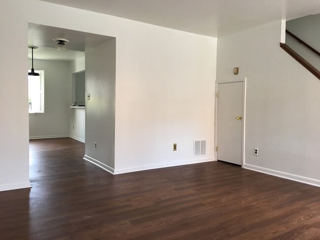 Building Photo - Charming 3 Bedroom/1 Bathroom Townhome in East Baltimore, MD!