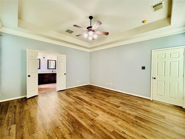 Building Photo - 1803 Stoneleigh Ct