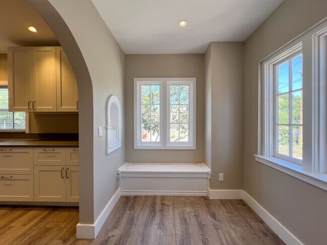 Building Photo - 1567 Silverado Trail