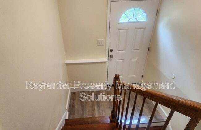 Building Photo - 813 Highland Ave