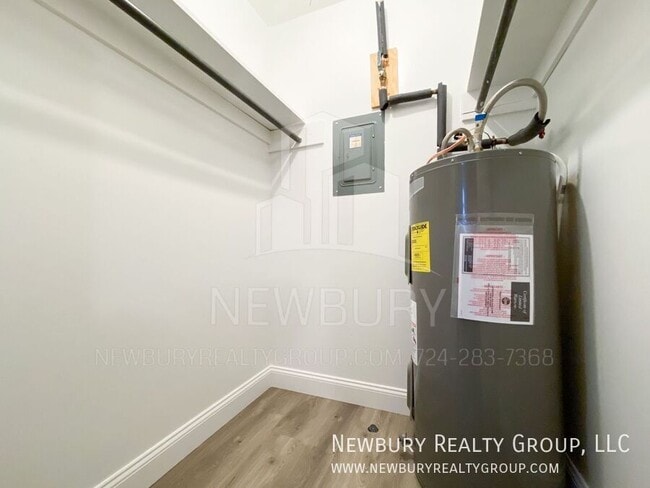 Building Photo - 25 Sunbury Estates