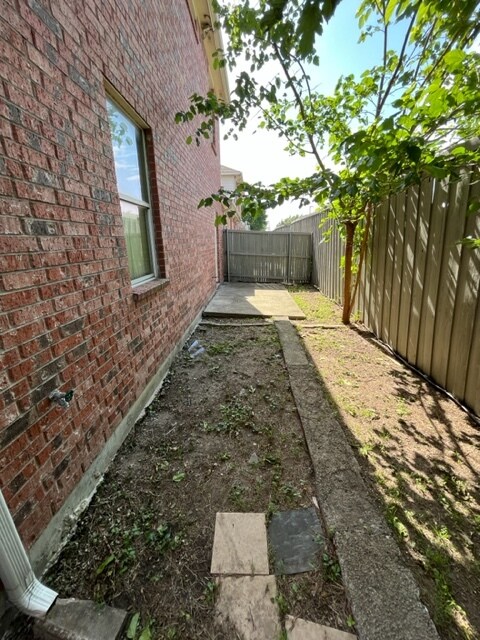 Building Photo - 201 Seva Ct