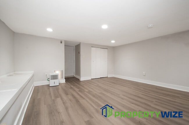 Building Photo - 2017 St Paul St