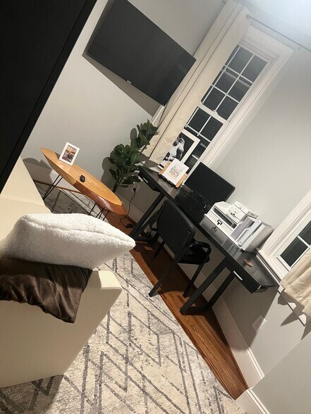 2nd floor middle bedroom with built in desk - 17 U St NW