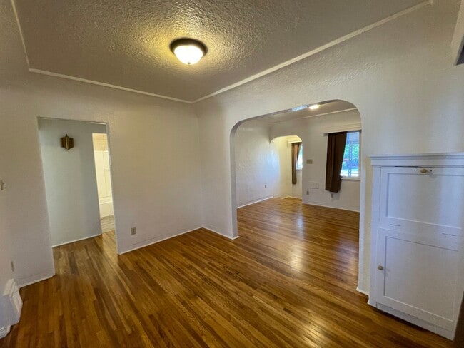 Building Photo - Shadle Area