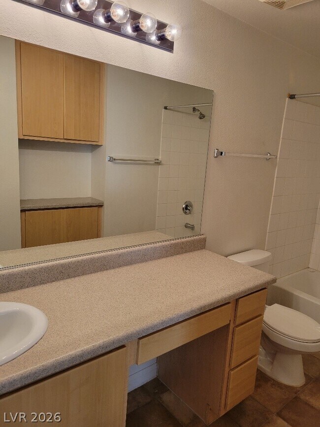Building Photo - 6955 N Durango Dr