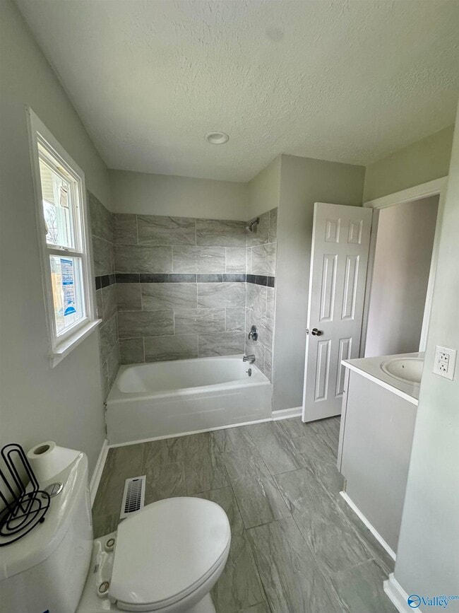 Building Photo - 1801 US Hwy 72 W