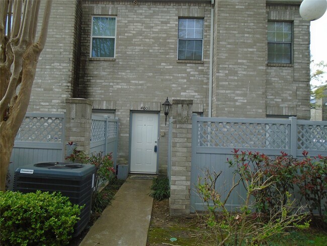 Building Photo - 6000 Reims Rd