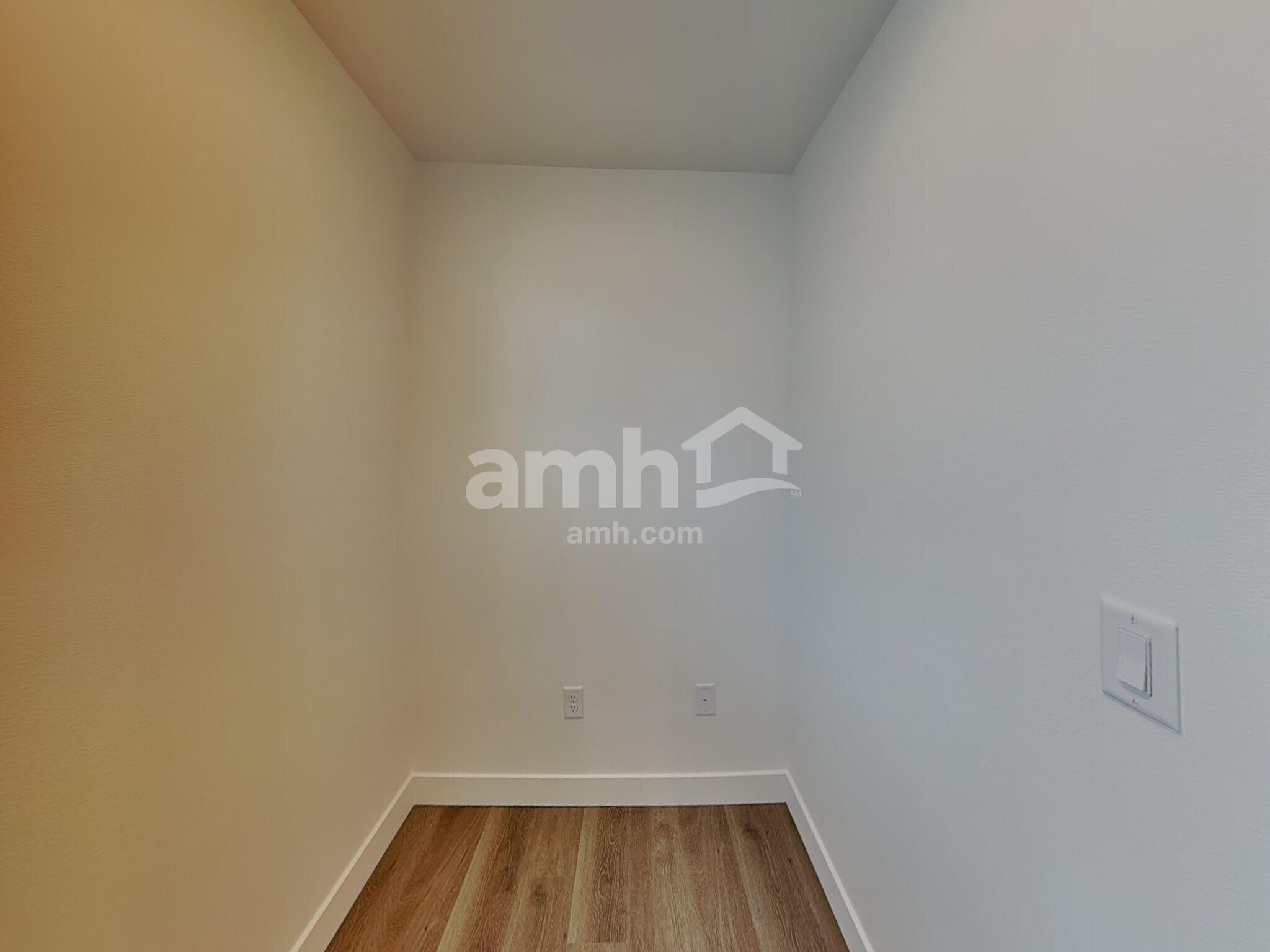 Building Photo - 4808 85th Dr NE