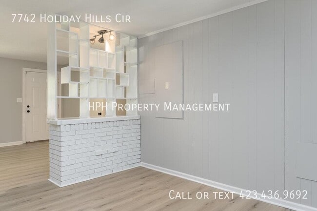 Building Photo - 7742 Holiday Hills Cir