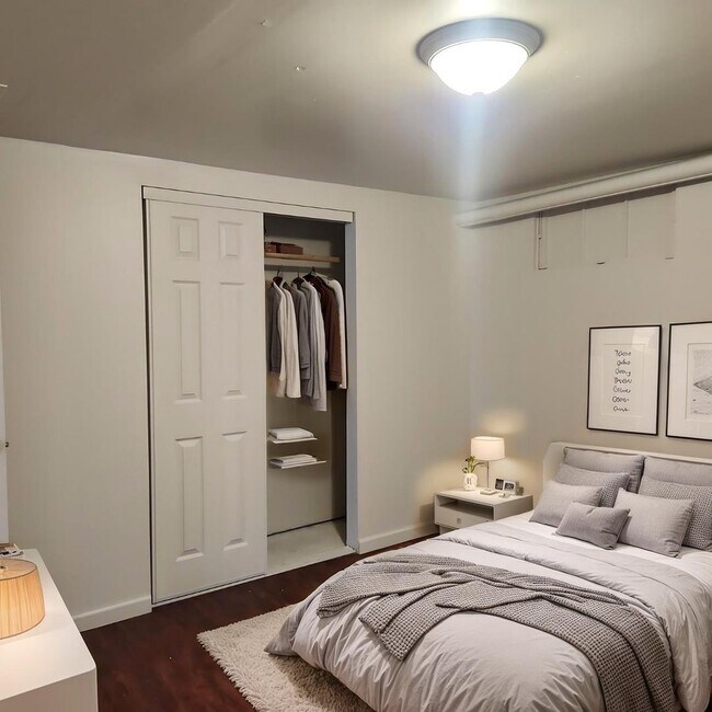 Building Photo - 911 W Leola St