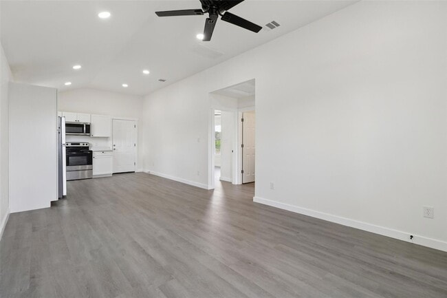 Building Photo - 1087 Schubert Ln