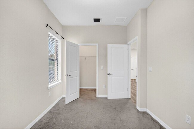 Building Photo - 2833 Troubadour St