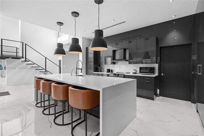 Building Photo - 17900 SW 149th Ave