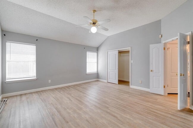 Building Photo - 16205 Glorious Ln