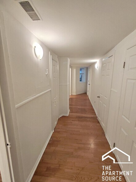 Building Photo - 2215 S Albany Ave