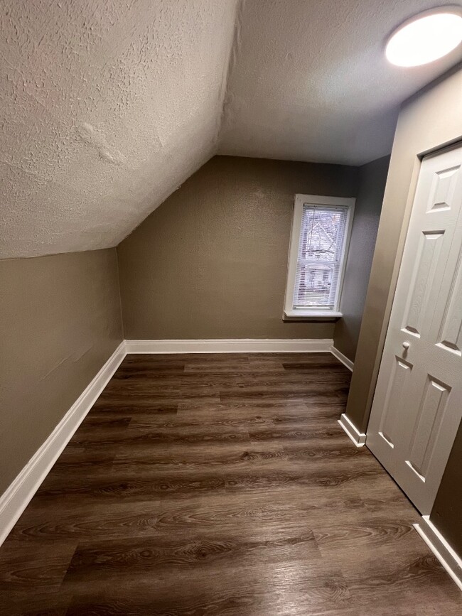 Building Photo - Fully Renovated 5-Bedroom, 2-Bath Single-Family — Driveway + Water, Sewer & Trash Covered