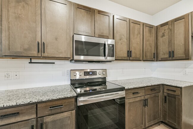 Building Photo - 25109 Pacific Wren Dr