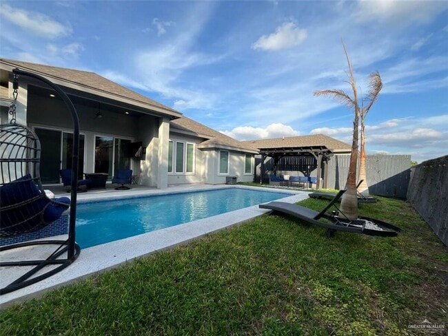 Building Photo - 37 Water Lily Ave