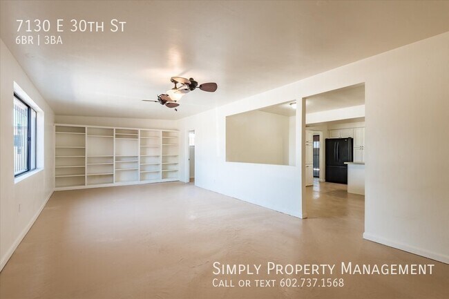 Building Photo - 4 bedroom 2 bath main house with a 2 bed 1...