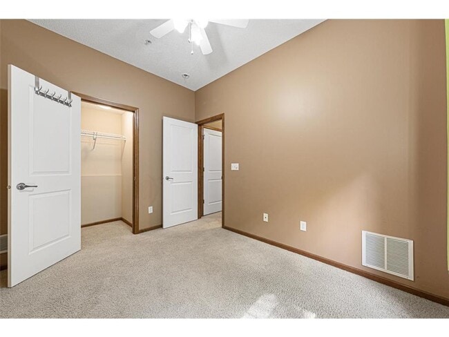 Building Photo - 5037 Dunkirk Pl N