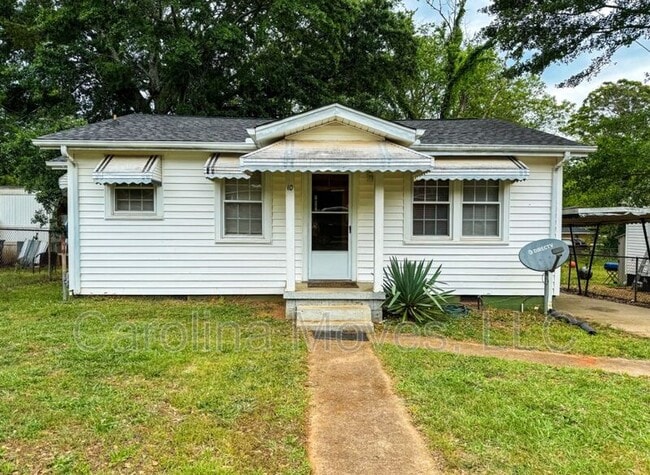 Primary Photo - 10 Yellowstone Dr